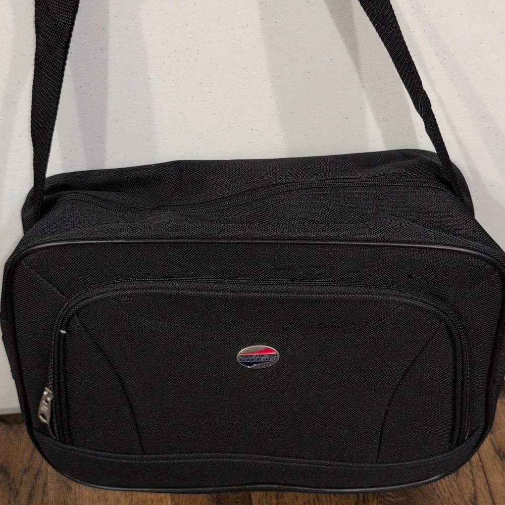 American Tourister new without